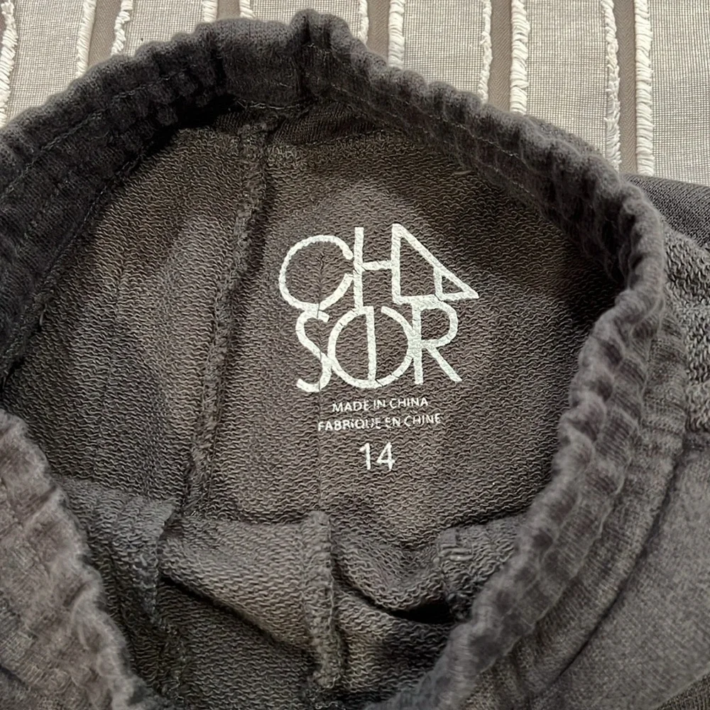 Boys size 14 Chaser gray slim fitting sweatpants